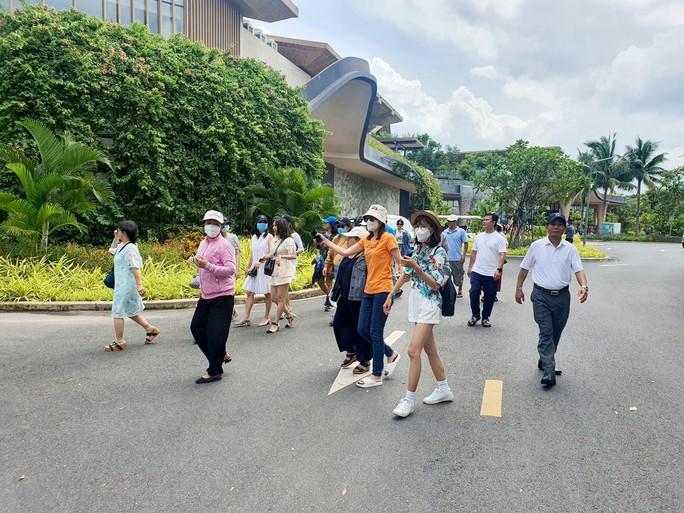 Tour du lịch lễ 2-9 bắt đầu nóng - Ảnh 1. Tour du lịch lễ 2-9 bắt đầu nóng - Ảnh 1.