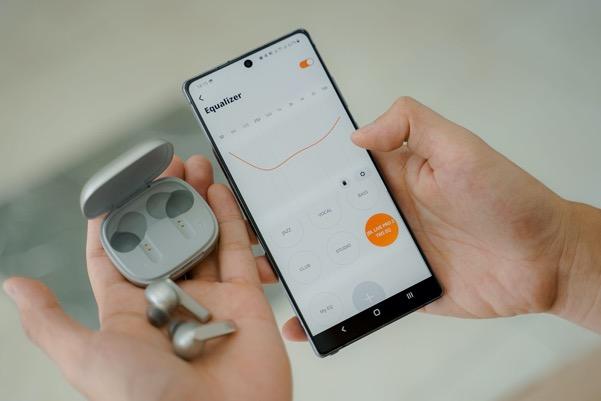 Trải nghiệm JBL Live Pro 2 TWS: Pin bền hơn, âm hay hơn, chống ồn tốt hơn lại có bộ vỏ mới - Ảnh 4. Trải nghiệm JBL Live Pro 2 TWS: Pin bền hơn, âm hay hơn, chống ồn tốt hơn lại có bộ vỏ mới - Ảnh 4.