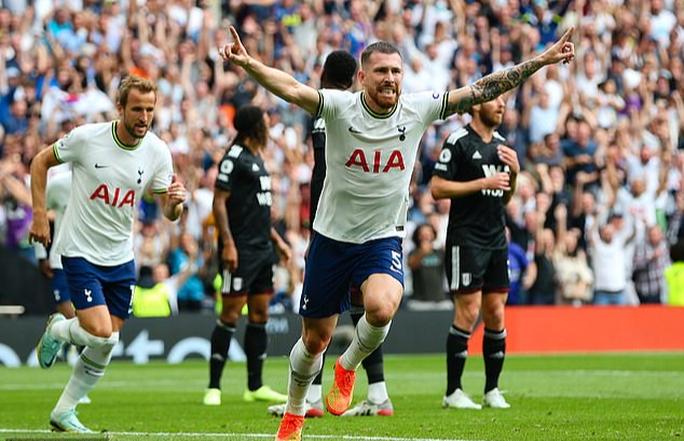 Liverpool, Man City sẩy chân, đại gia London nhọc nhằn kiếm điểm - Ảnh 6.