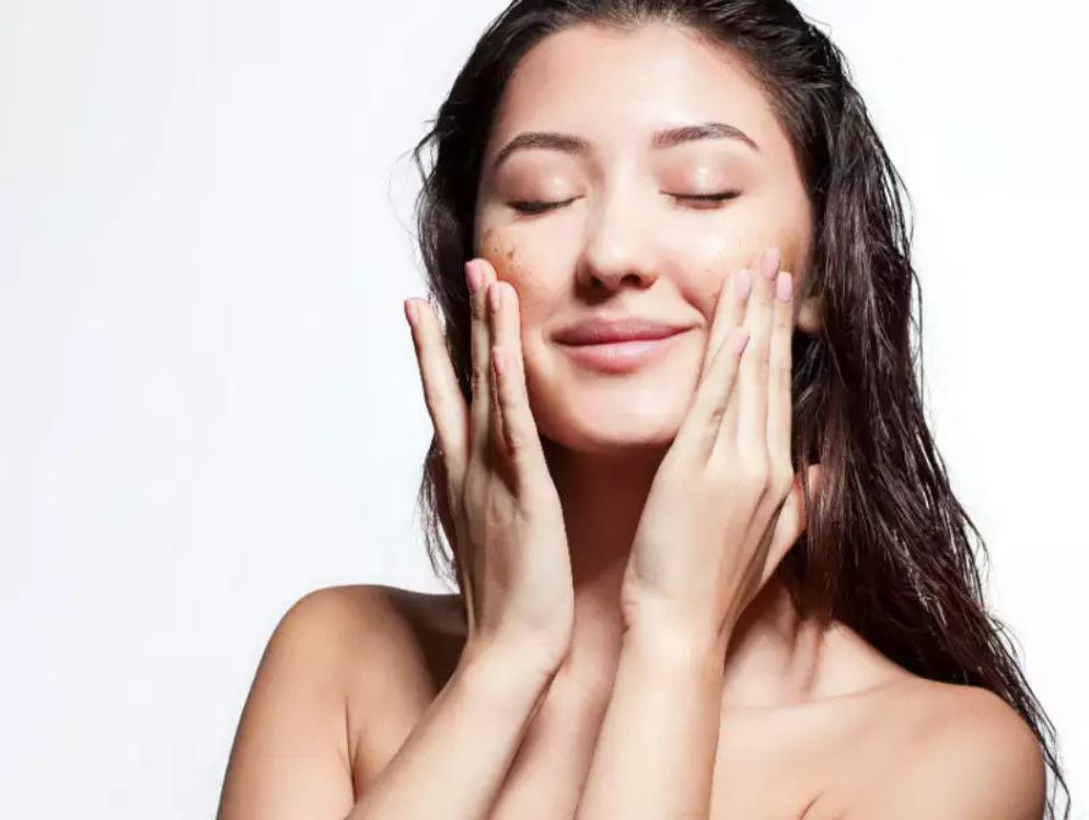 4 sai lầm khiến bạn 'đốt tiền' vào serum dưỡng da - Ảnh 2.