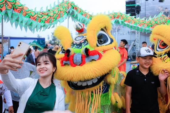 Tây Ninh tưng bừng ngày hội trăng rằm tại núi Bà Đen, khẳng định sức hút  ảnh 4