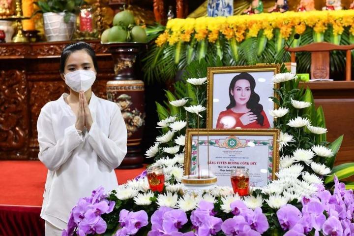 Cuộc sống các con Phi Nhung ra sao sau 1 năm mẹ qua đời? - Ảnh 8.