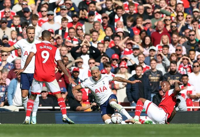 Đại thắng 3-1 Tottenham, Arsenal vững ngôi đầu Ngoại hạng - Ảnh 4.