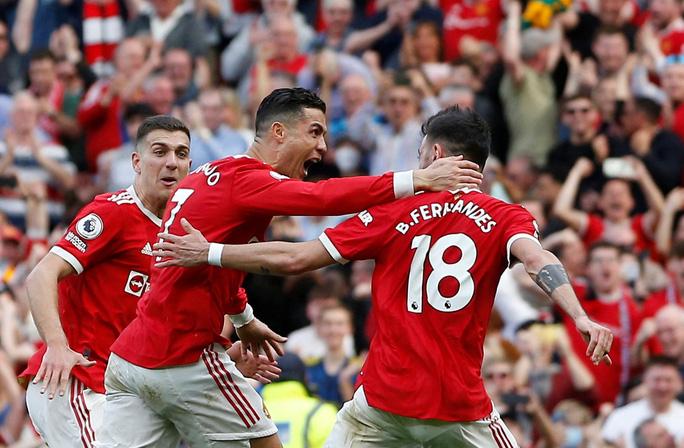 Ronaldo gây bão Old Trafford, có nguy cơ bị phạt nặng - Ảnh 6.