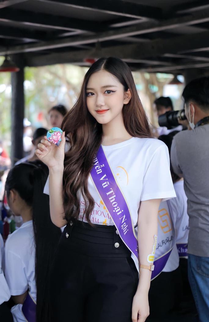 Vẻ đẹp siêu thực của nữ sinh 17 tuổi  dự thi Miss Teen Universe 2022 - Ảnh 1.