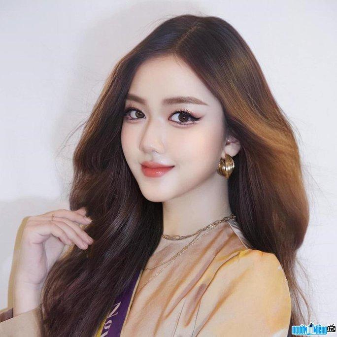 Vẻ đẹp siêu thực của nữ sinh 17 tuổi  dự thi Miss Teen Universe 2022 - Ảnh 3.