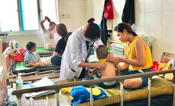 Miền Trung: Báo động dịch sốt xuất huyết - Ảnh 1. Miền Trung: Báo động dịch sốt xuất huyết - Ảnh 1.
