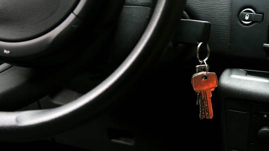 Thiếu chất bán dẫn, ô tô Toyota quay về dùng khoá chìa thay vì khoá điện tử - Ảnh 1. Thiếu chất bán dẫn, ô tô Toyota quay về dùng khoá chìa thay vì khoá điện tử - Ảnh 1.