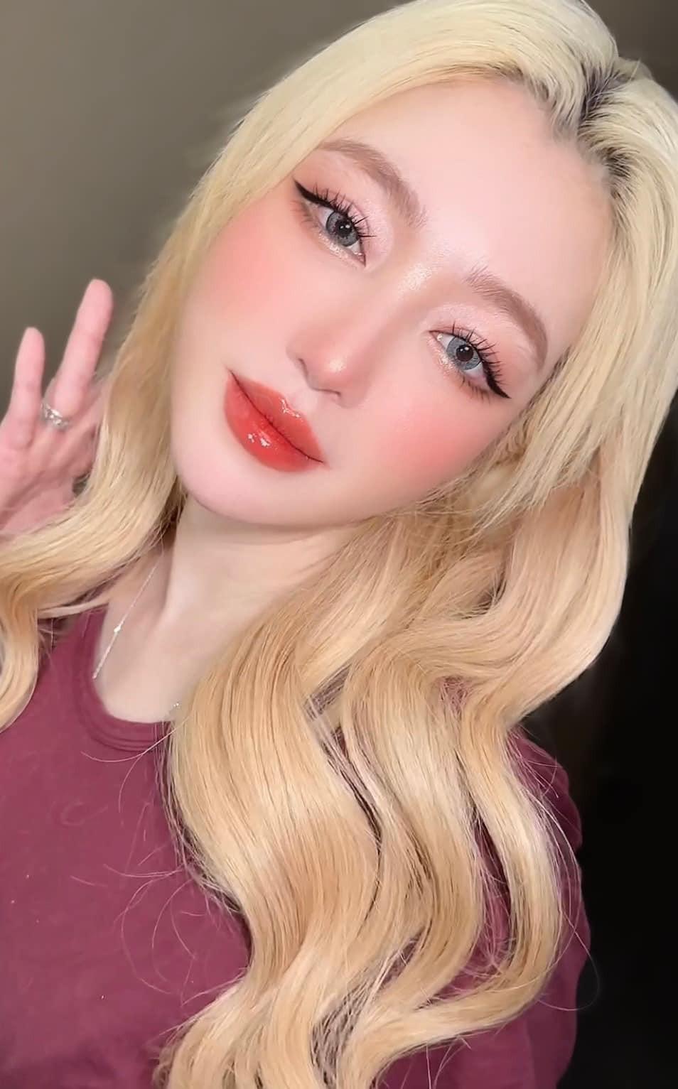 Hotgirl Elly Trần: Tự tử 2 lần không thành, được vợ Tuấn Hưng giúp đỡ - Ảnh 2.
