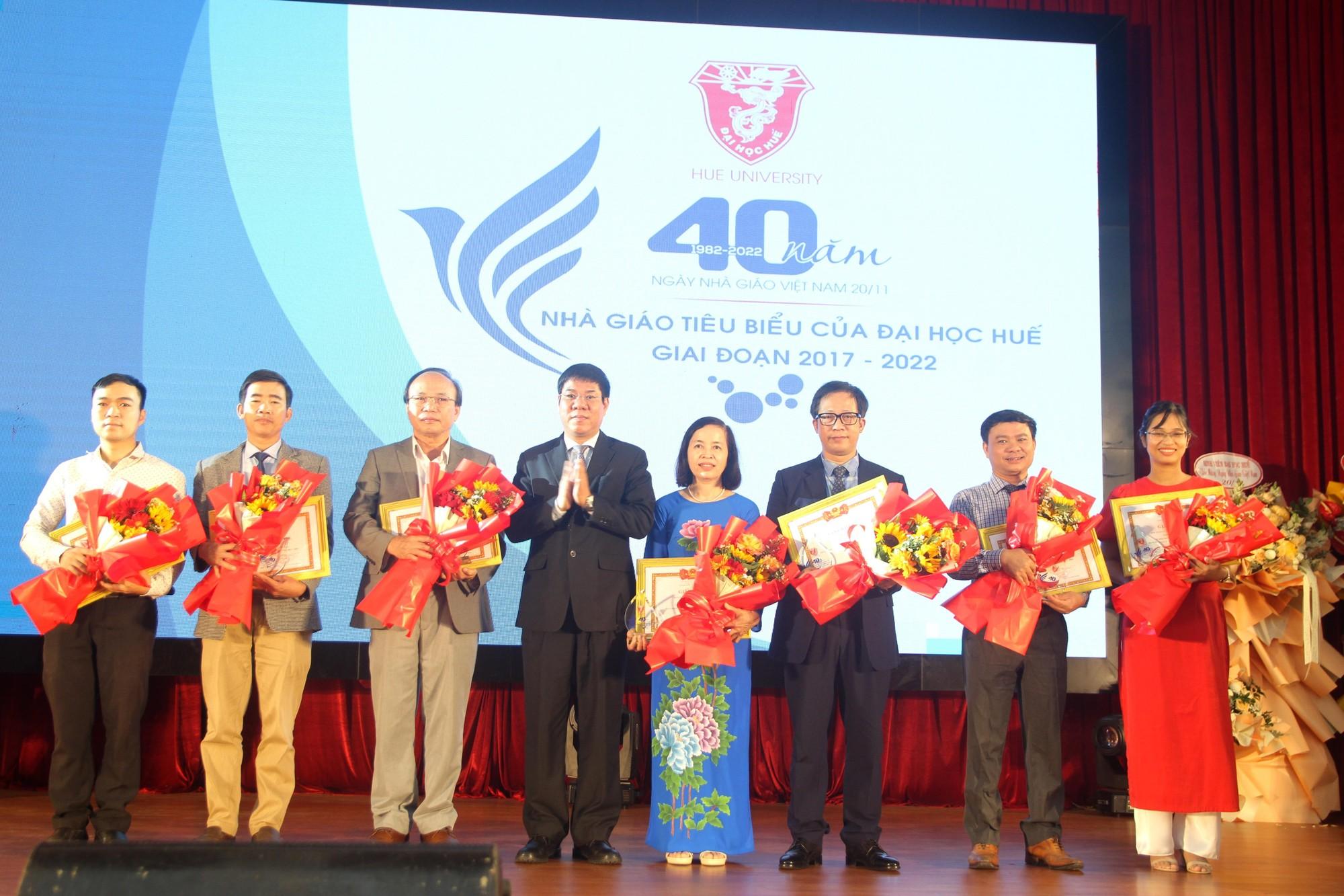 Đại học Huế khen thưởng các Nhà giáo tiêu biểu giai đoạn 2017 - 2022 ảnh 9