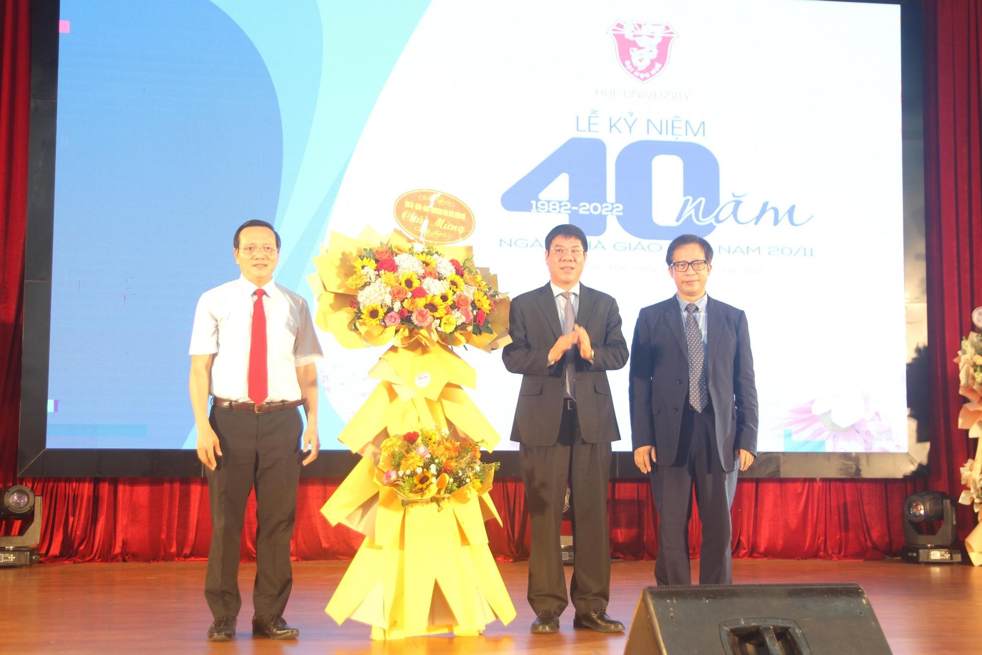 Đại học Huế khen thưởng các Nhà giáo tiêu biểu giai đoạn 2017 - 2022 ảnh 2