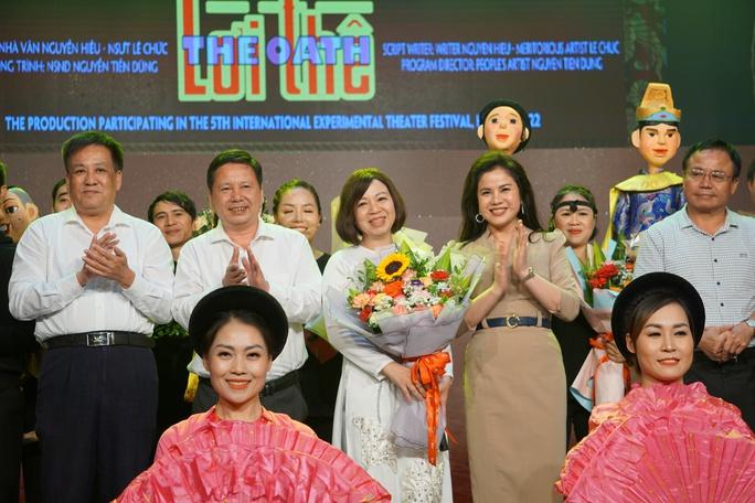 Sân khấu Hải Phòng: Điểm sáng tại Liên hoan quốc tế sân khấu thử nghiệm lần V-2022 - Ảnh 2. Sân khấu Hải Phòng: Điểm sáng tại Liên hoan quốc tế sân khấu thử nghiệm lần V-2022 - Ảnh 2.