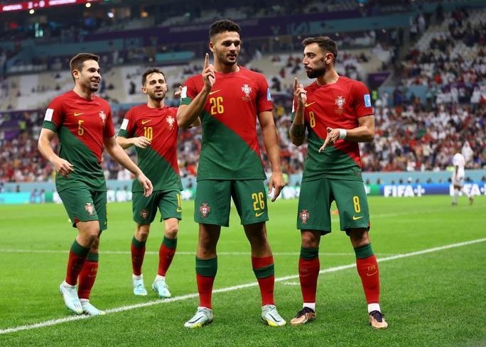 Goncalo Ramos: Cú hat-trick ra mắt độc nhất vô nhị tại World Cup - Ảnh 8.