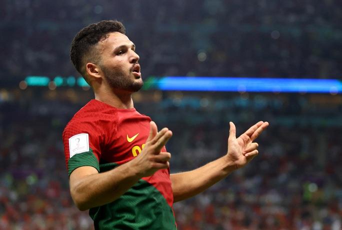 Goncalo Ramos: Cú hat-trick ra mắt độc nhất vô nhị tại World Cup - Ảnh 7.