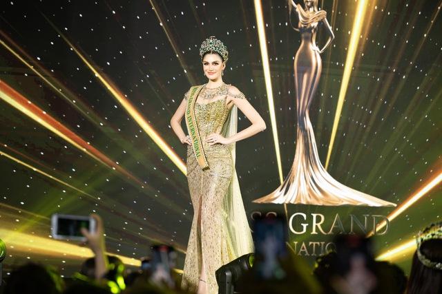 Người đẹp Brazil - đương kim Miss Grand nói gì khi bị so với Nguyễn Thúc Thùy Tiên? - Ảnh 3.