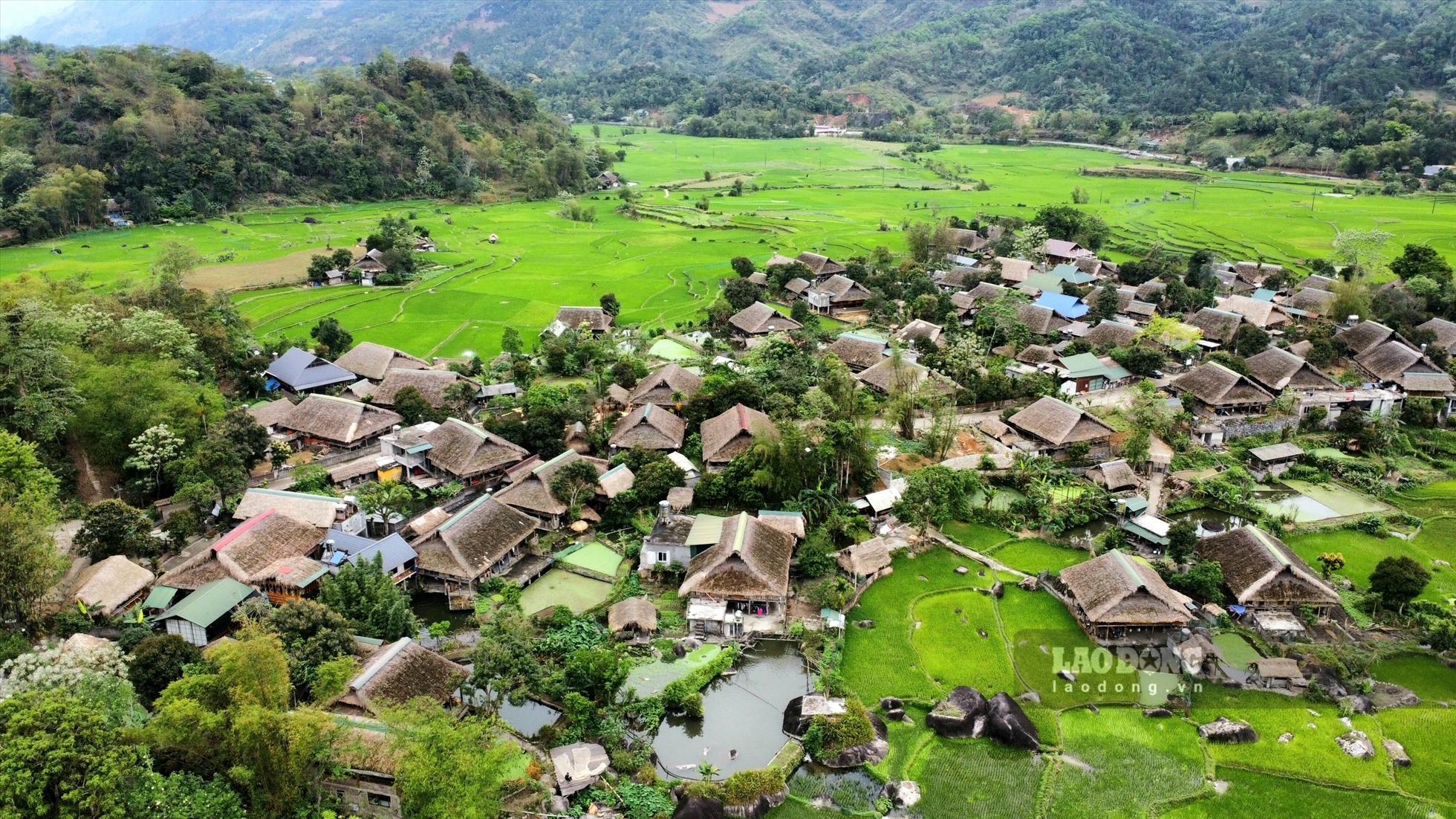 Ghé ngôi làng miền sơn cước, khám phá văn hóa Tày ở Hà Giang