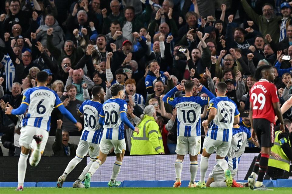 Man United thua đau Brighton ở phút 90+9