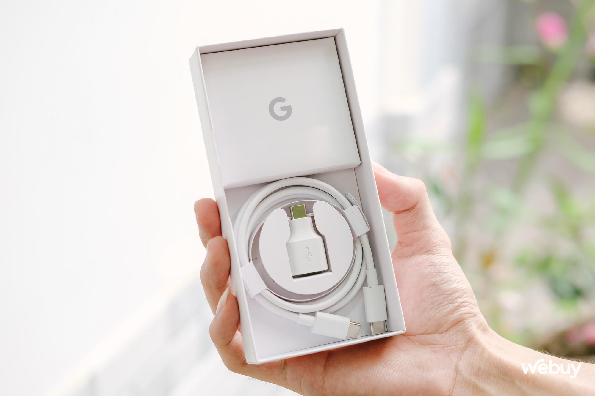 Trên tay Pixel 7a: Nâng cấp lớn không thua gì Pixel 7, giá chỉ 499 USD - Ảnh 2. Trên tay Pixel 7a: Nâng cấp lớn không thua gì Pixel 7, giá chỉ 499 USD - Ảnh 2.