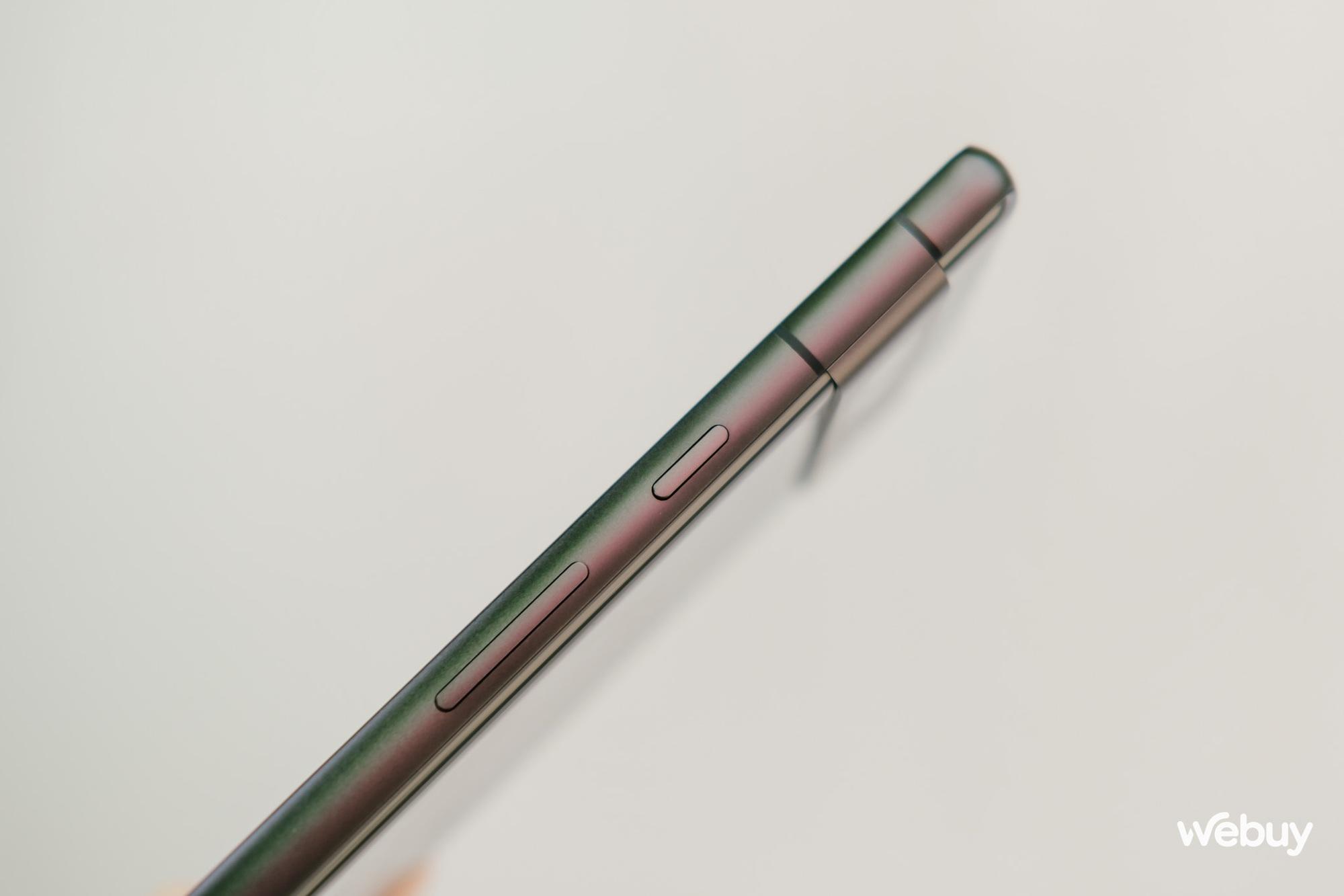 Trên tay Pixel 7a: Nâng cấp lớn không thua gì Pixel 7, giá chỉ 499 USD - Ảnh 9. Trên tay Pixel 7a: Nâng cấp lớn không thua gì Pixel 7, giá chỉ 499 USD - Ảnh 9.