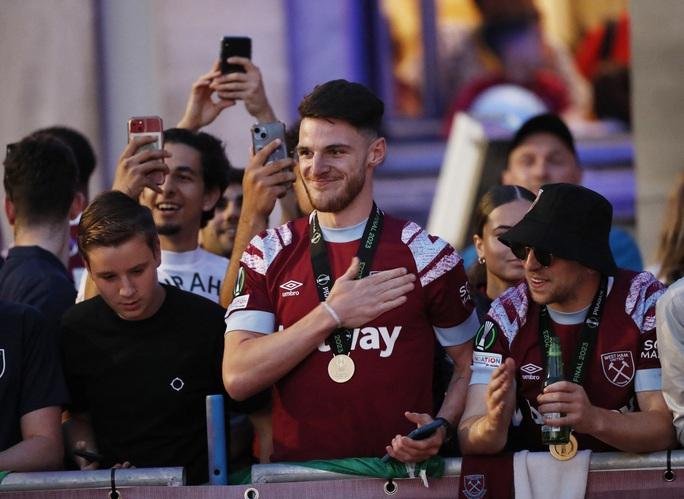 Declan Rice sắp rời West Ham sau ngôi vô địch Conference League - Ảnh 4.