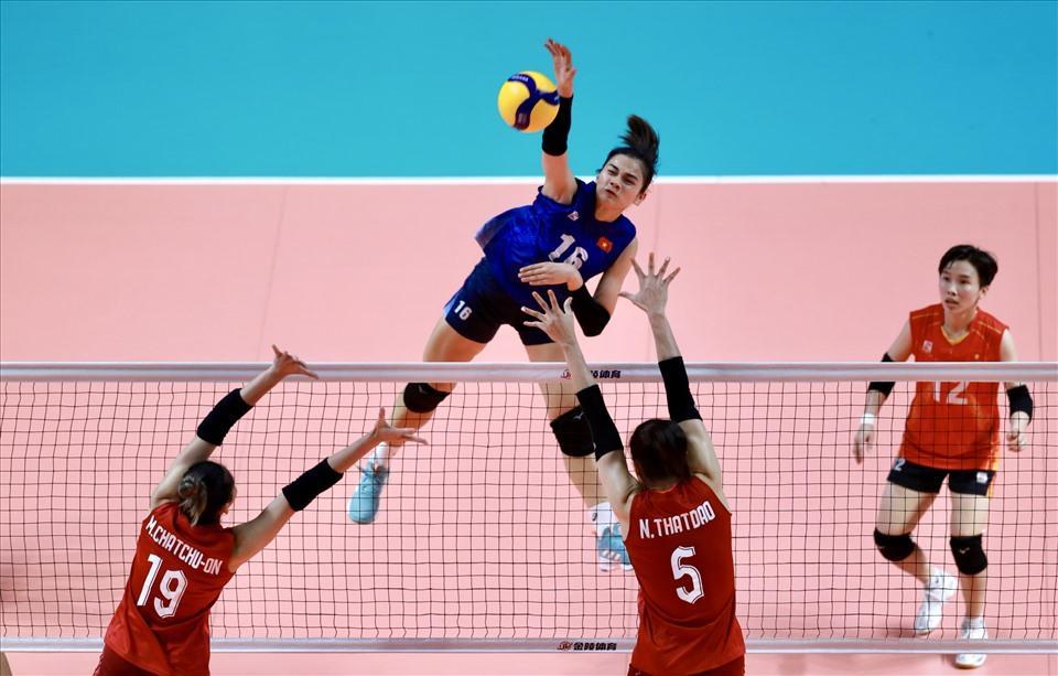 Đội tuyển nữ Việt Nam giành huy chương bạc tại SEA Games 32. Ảnh: Duy Nam