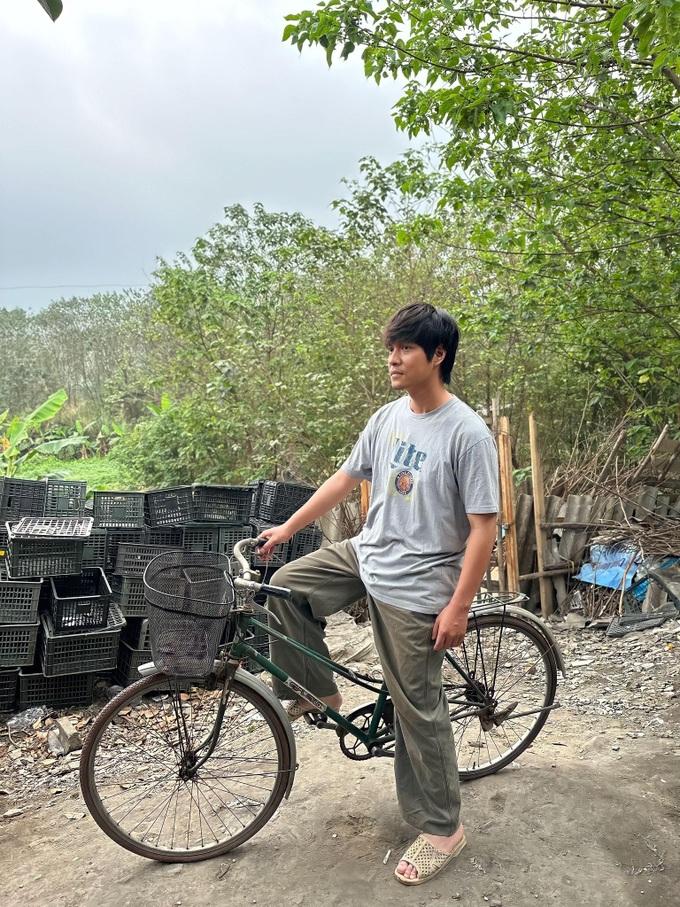 Tô Dũng dán râu, nói giọng địa phương để đóng "Cuộc đời vẫn đẹp sao" - Ảnh 8.