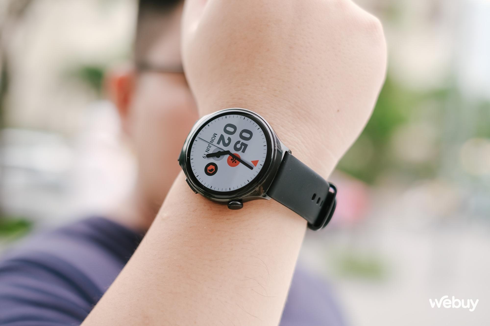 Huawei Watch 4: Smartwatch eSIM màn hình đẹp như iPhone, pin "ngon" hơn Apple Watch, giá 10,99 triệu đồng - Ảnh 1.