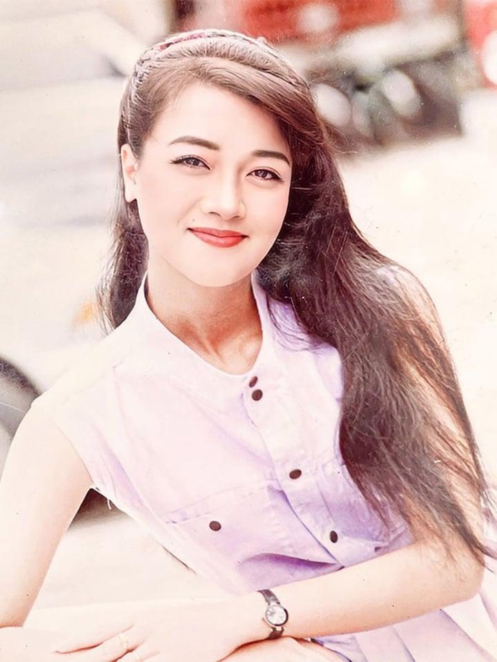 Vân Dung thời thiếu nữ: Từng thi hoa hậu, nhan sắc 'không phải dạng vừa' - Ảnh 8. Vân Dung thời thiếu nữ: Từng thi hoa hậu, nhan sắc 'không phải dạng vừa' - Ảnh 8.