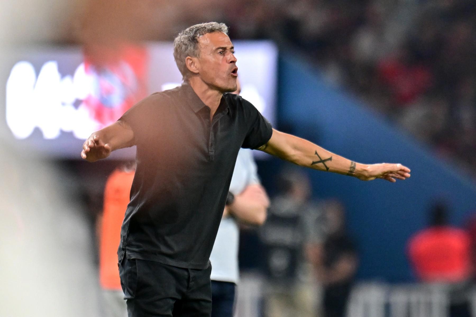 Luis Enrique cần thời gian để đưa PSG đi đúng hướng.  Ảnh: AFP