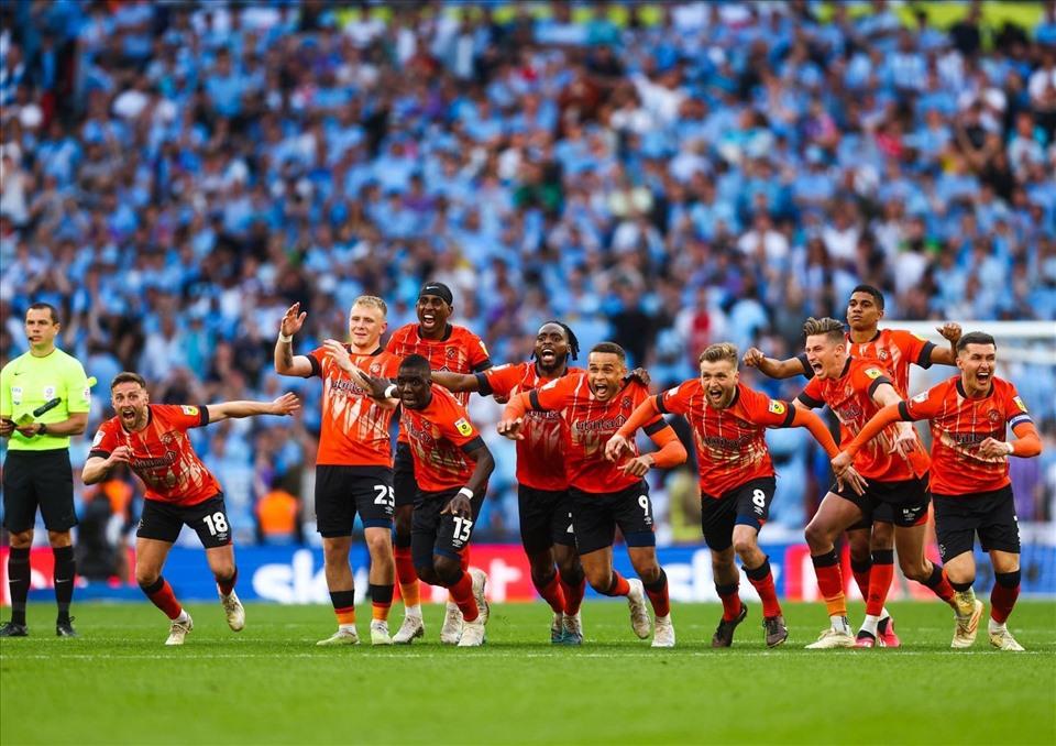 Luton Town mới giành quyền lên chơi ở Premier League mùa giải năm nay.  Ảnh: AFP