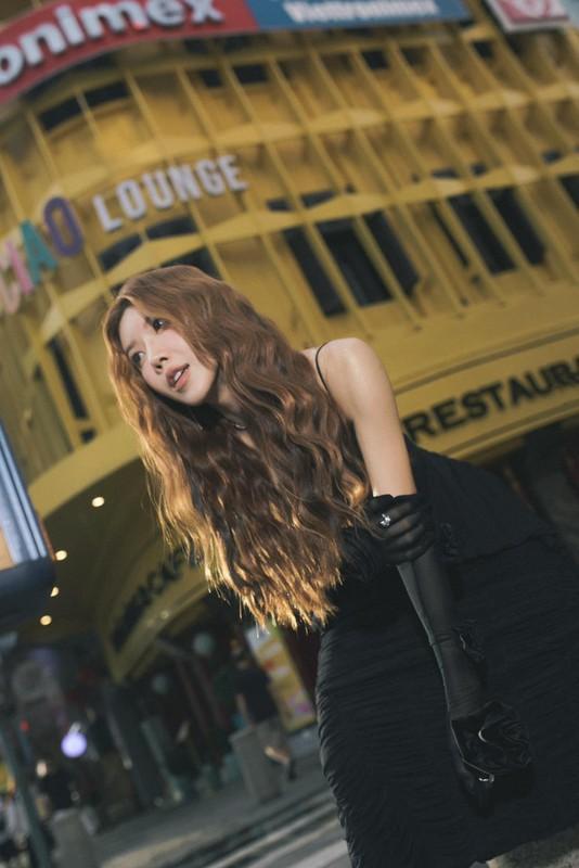 Nhan sắc khác lạ của 'Chị đẹp đạp gió rẽ sóng' Trang Pháp dấy lên nhiều nghi vấn 'dao kéo' - Ảnh 11.