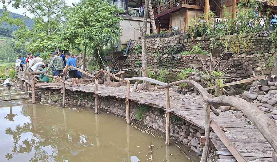 Đại diện Ban điều hành du lịch cộng đồng bản Nà Sự - bà Thùng Thị Lâm - cho biết: “Thời gian tới, bản du lịch cộng đồng Nà Sự sẽ tiếp tục hoàn thiện nhiều hạng mục cảnh quan, đồng thời sẽ đẩy mạnh một số mô hình để du khách trải nghiệm, như: dệt vải truyền thống hay một ngày làm nông nghiệp“.