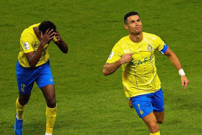 Ronaldo ghi cú đúp và kiến tạo giúp Al-Nassr thắng nghẹt thở Al-Duhail