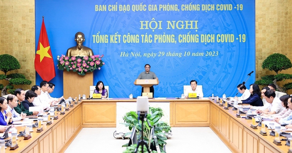 Thủ tướng Phạm Minh Chính chủ trì Hội nghị tổng kết công tác phòng, chống dịch COVID-19 - Ảnh: VGP