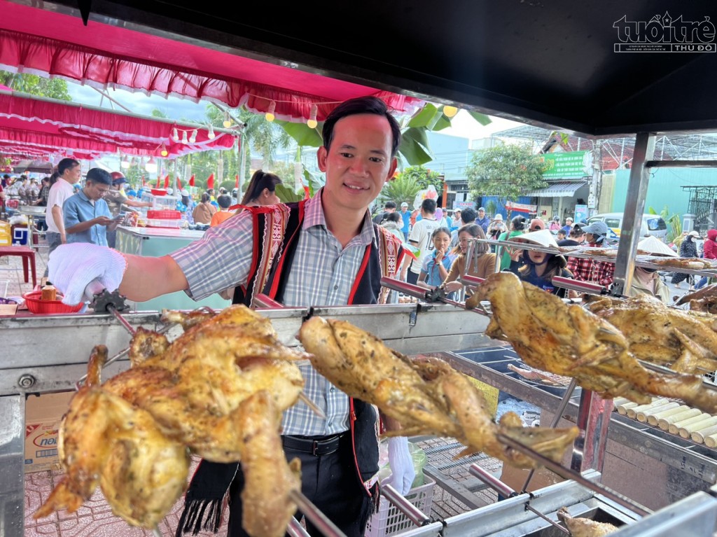 Tưng bừng khai mạc Lễ hội “Ngọc Hồi - Tam biên hội tụ”