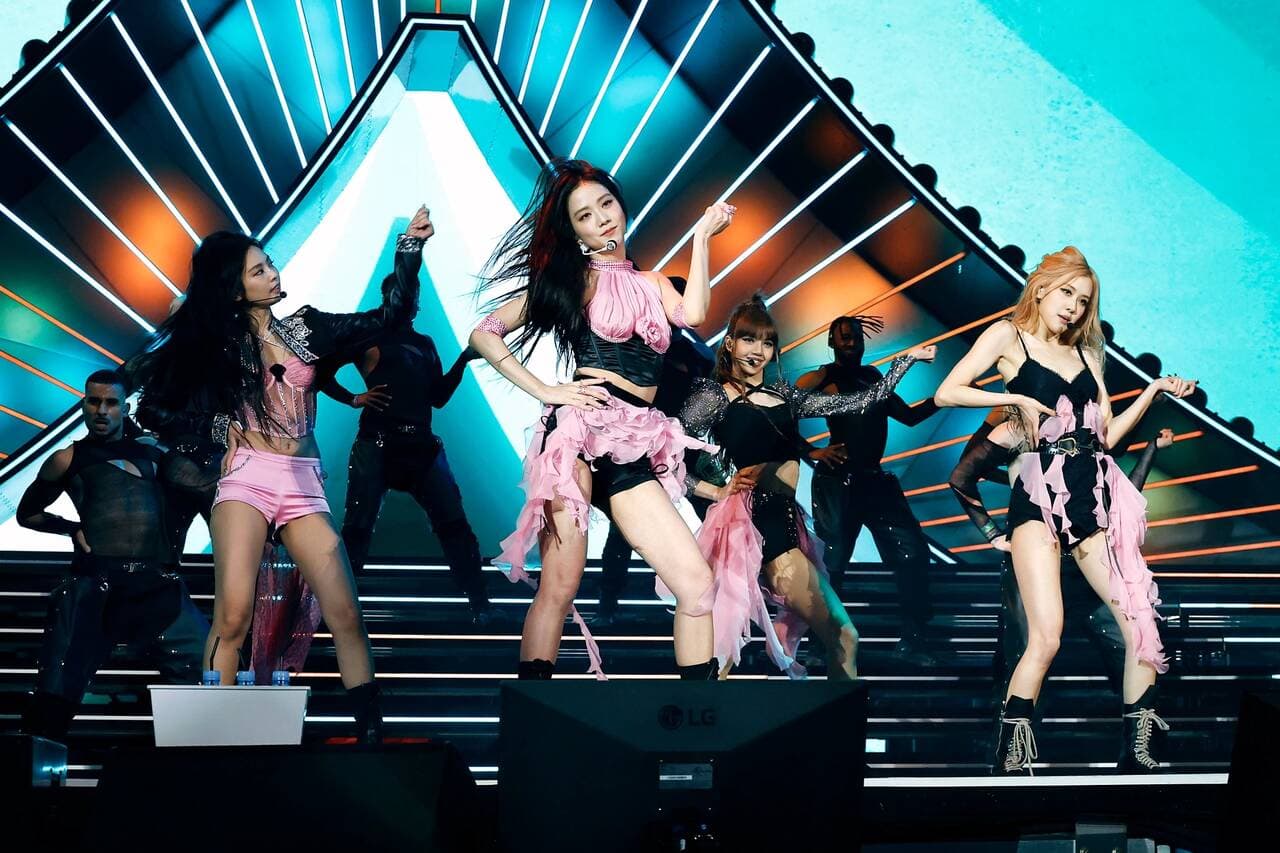 Blackpink diễn chính ở Coachella 2023. Ảnh: Naver