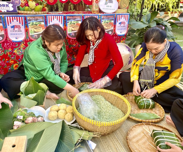 Xúng xính áo bà ba, áo dài gói bánh chưng- Ảnh 7.