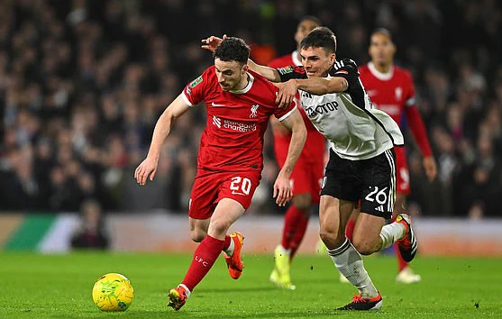 Ngược dòng bất thành, Fulham trao vé chung kết League Cup cho Liverpool- Ảnh 4.