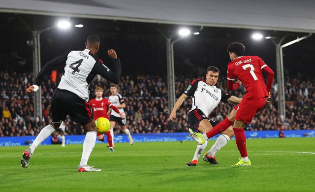 Ngược dòng bất thành, Fulham trao vé chung kết League Cup cho Liverpool- Ảnh 2.