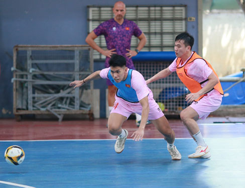 Đội tuyển futsal Việt Nam tích cực tập luyện tại Nhà Thi đấu Thái Sơn Nam