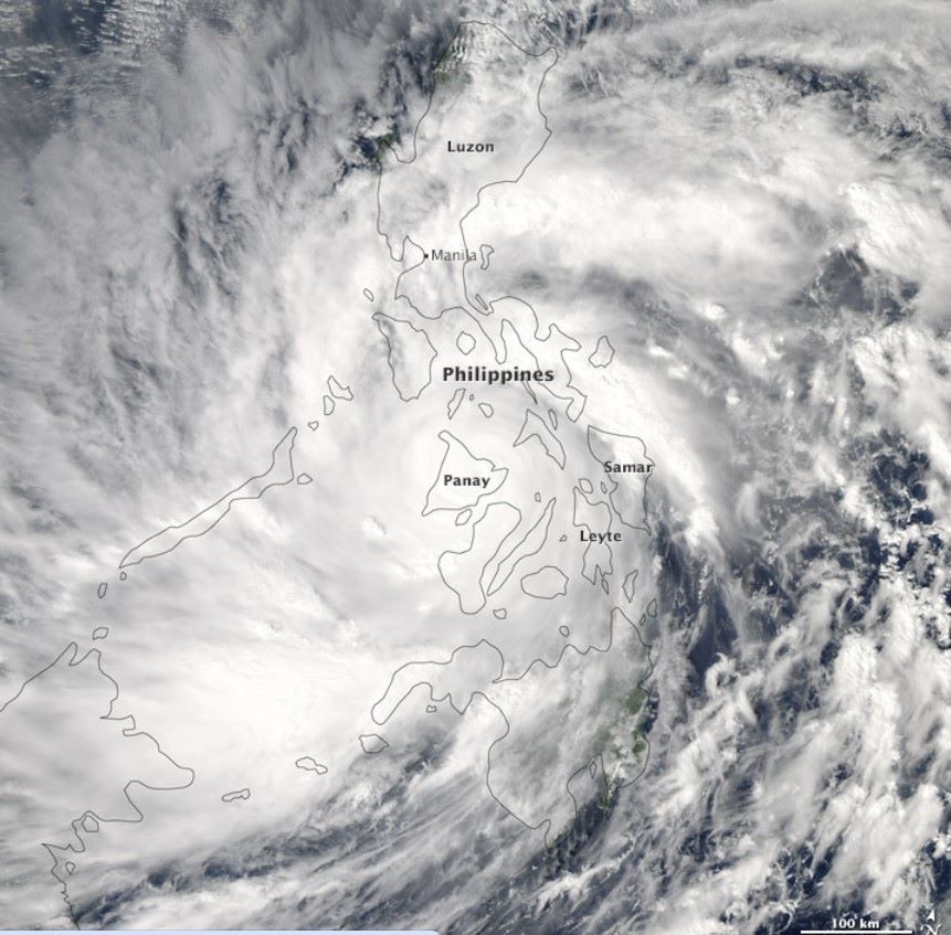 Philippines hứng chịu trung bình 20 cơn bão mỗi năm, trong đó một số cơn bão có cường độ mạnh nhất, như siêu bão Hải Yến (ảnh) năm 2013. Ảnh: NASA