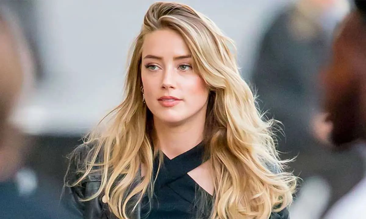 Amber Heard là một trong những huyền thoại nhan sắc Hollywood. Ảnh: Instagram