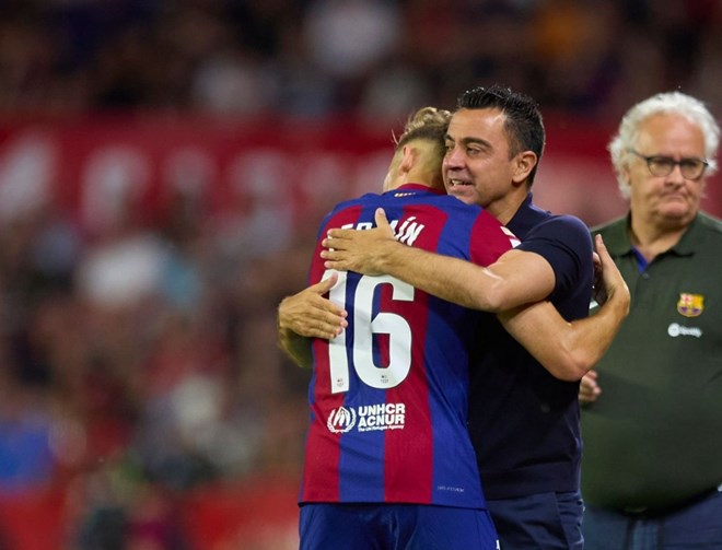 Xavi cảnh báo người kế nhiệm tại Barcelona