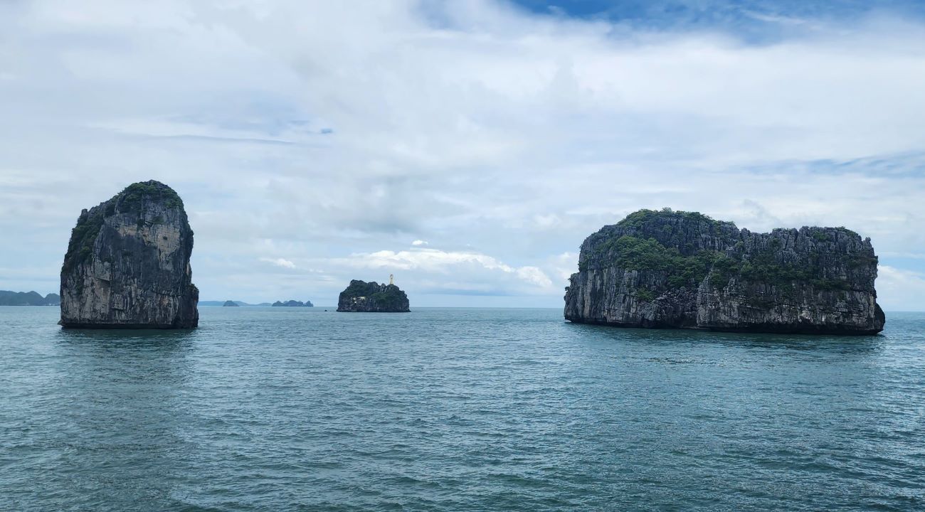 Vịnh Bái Tử Long. Ảnh: Nguyễn Hùng