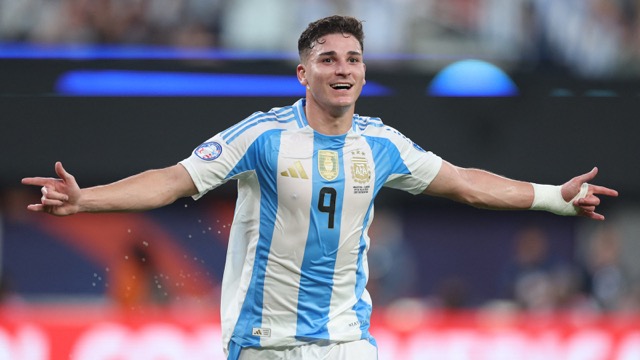 Alvarez mang về lợi thế cho Argentina. Ảnh: Copa America