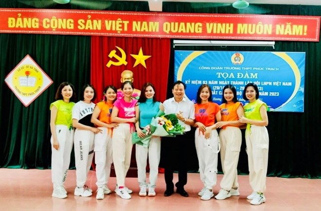 Xanh thắm nghĩa tình giữa vùng đất đầy nắng gió