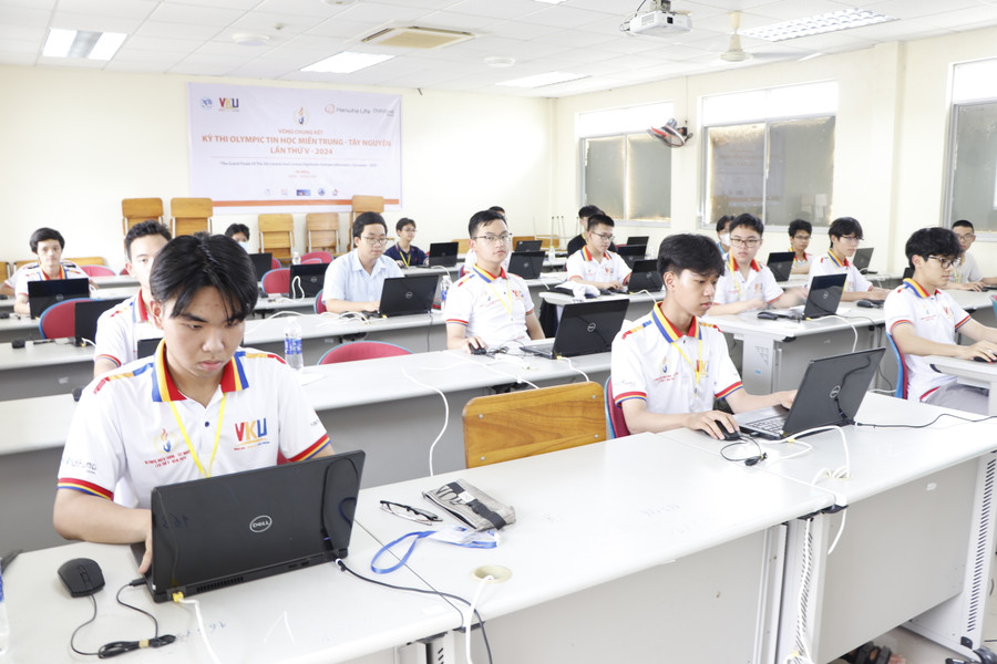 Sinh viên học tập tại Trường VKU.