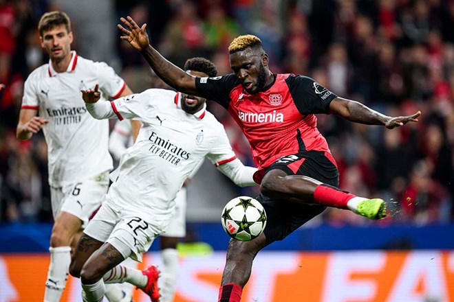 Bayer Leverkusen thắng tối thiểu AC Milan