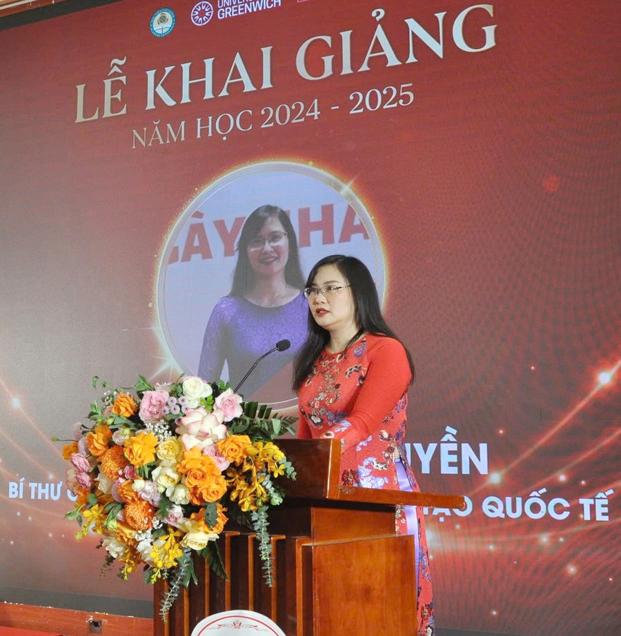 TS Trịnh Thanh Huyền phát biểu tại buổi lễ. khaigiangjpg1-8931-8338.jpg