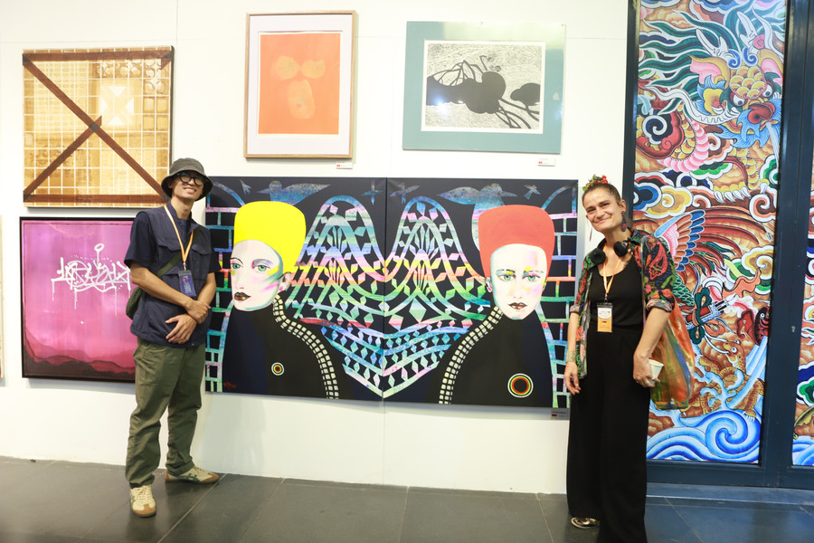 Triển lãm thu hút nhiều nghệ sĩ trong nước và quốc tế tới tham dự. 6.jpg